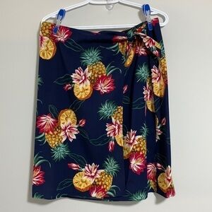 Hilo Hattie Original Hawaiian Wrap Skirt Pineapple and Floral Pattern Size M